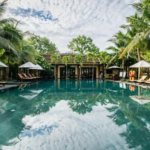 Mulberry Collection Silk Village Resort