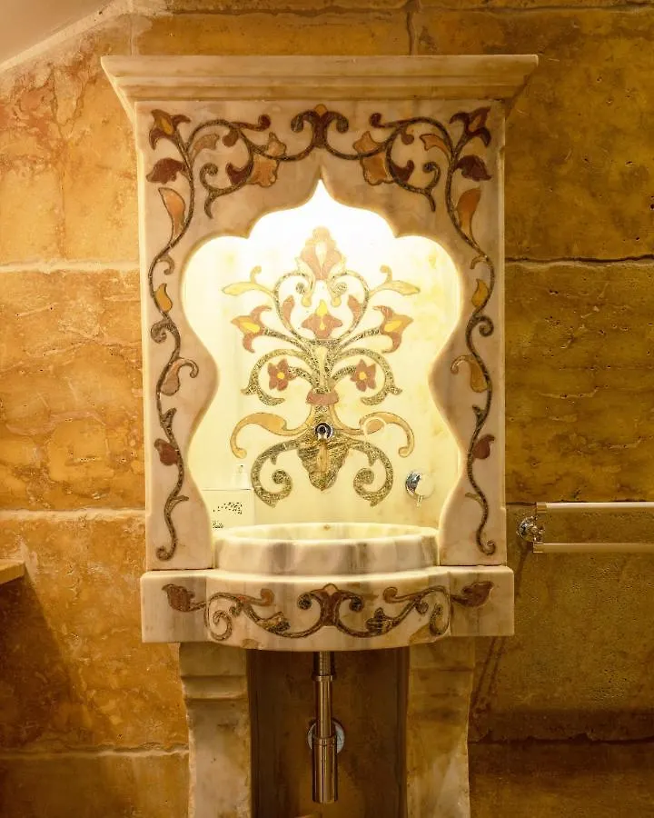 Arthaus Beirut Hotel 5*,